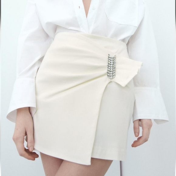 NWT Zara High-Waist Jeweled Buckled Mini Skirt, Size S - Picture 3 of 14